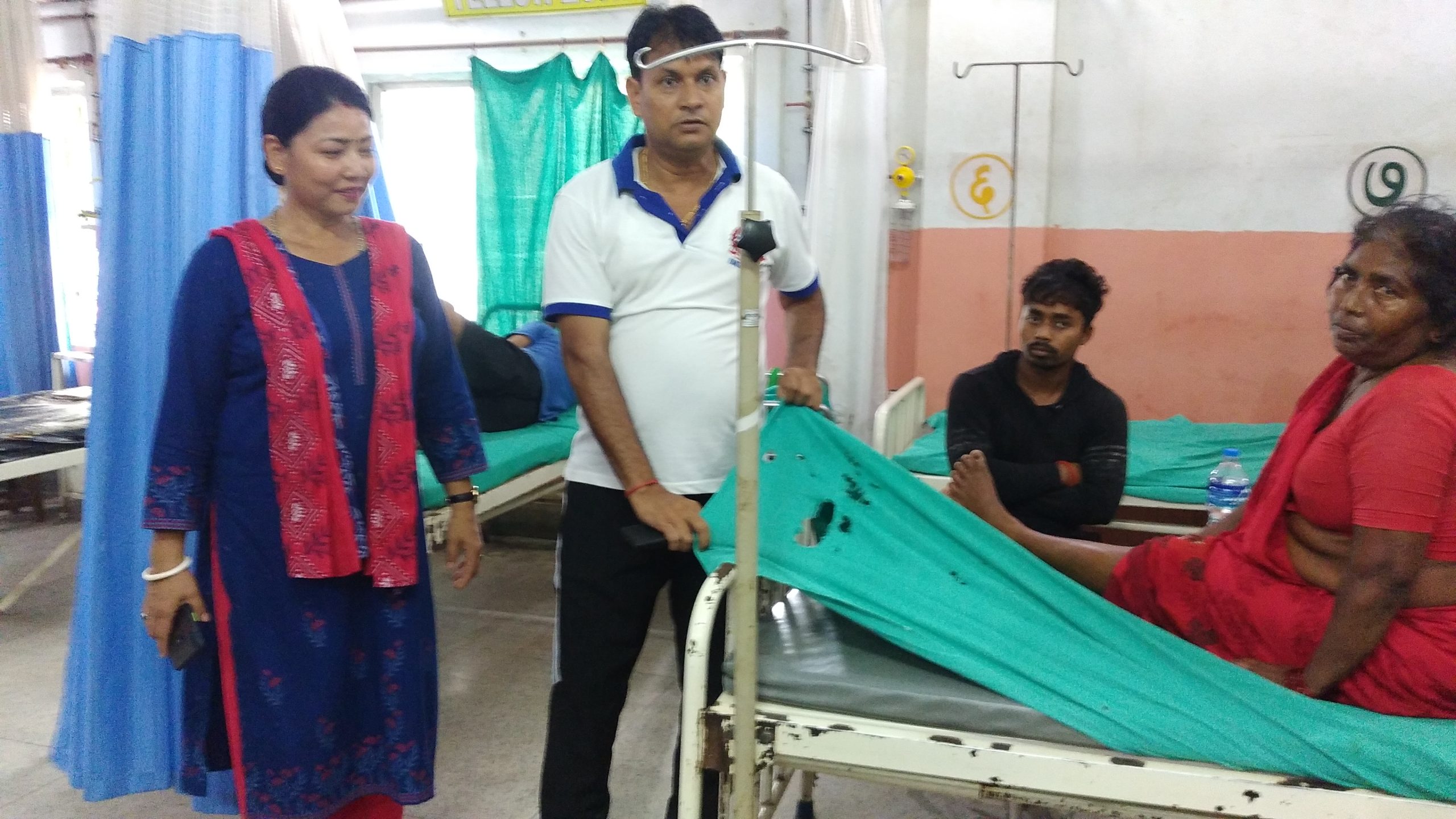 जिल्ला पृथ्वीचन्द्र अस्पतालको बेडमा च्यातिएको तन्ना