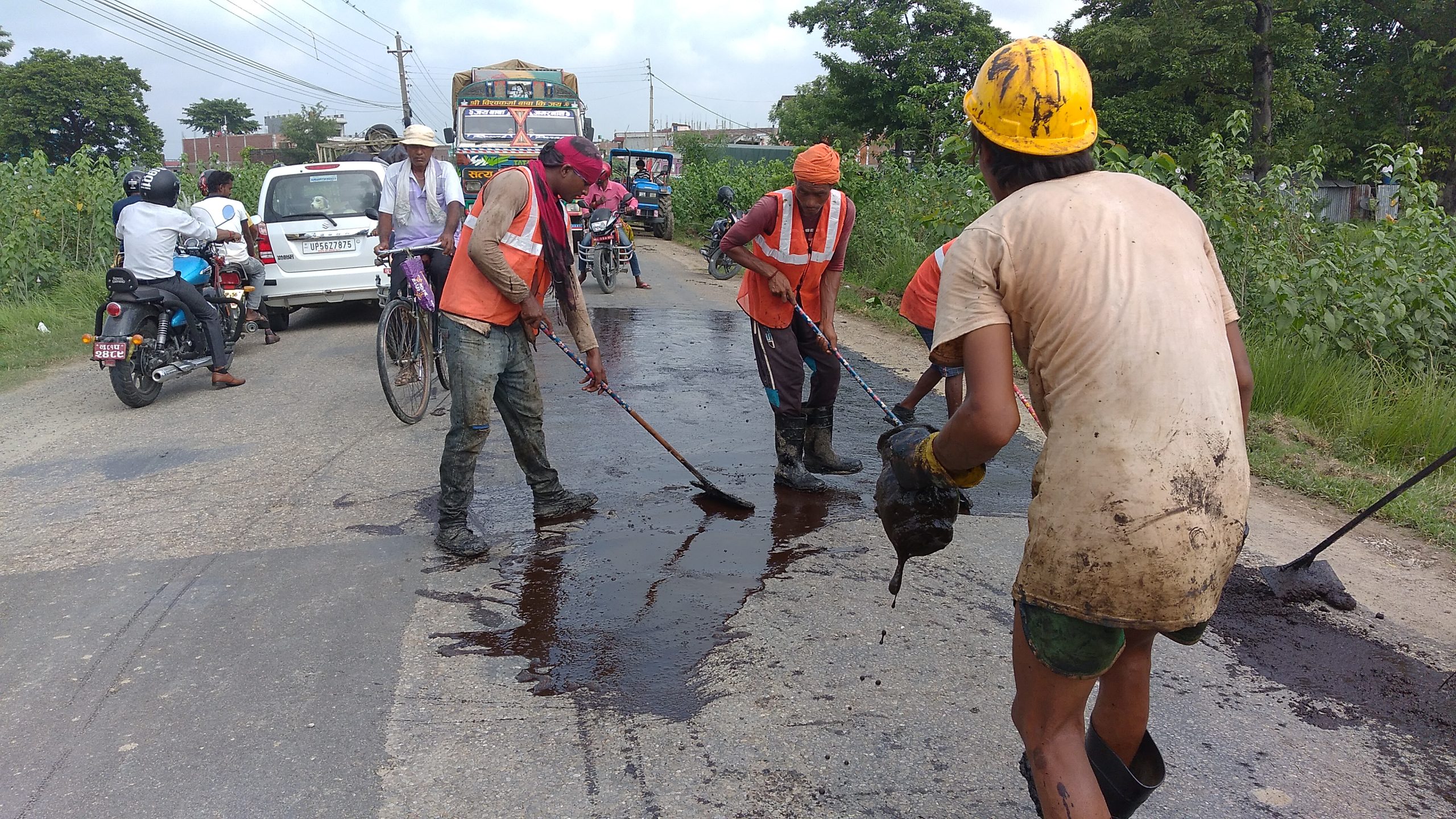 सुनवल—परासी—महेशपुर सडक मर्मत कार्यमा भ्रष्टाचारको आरोप