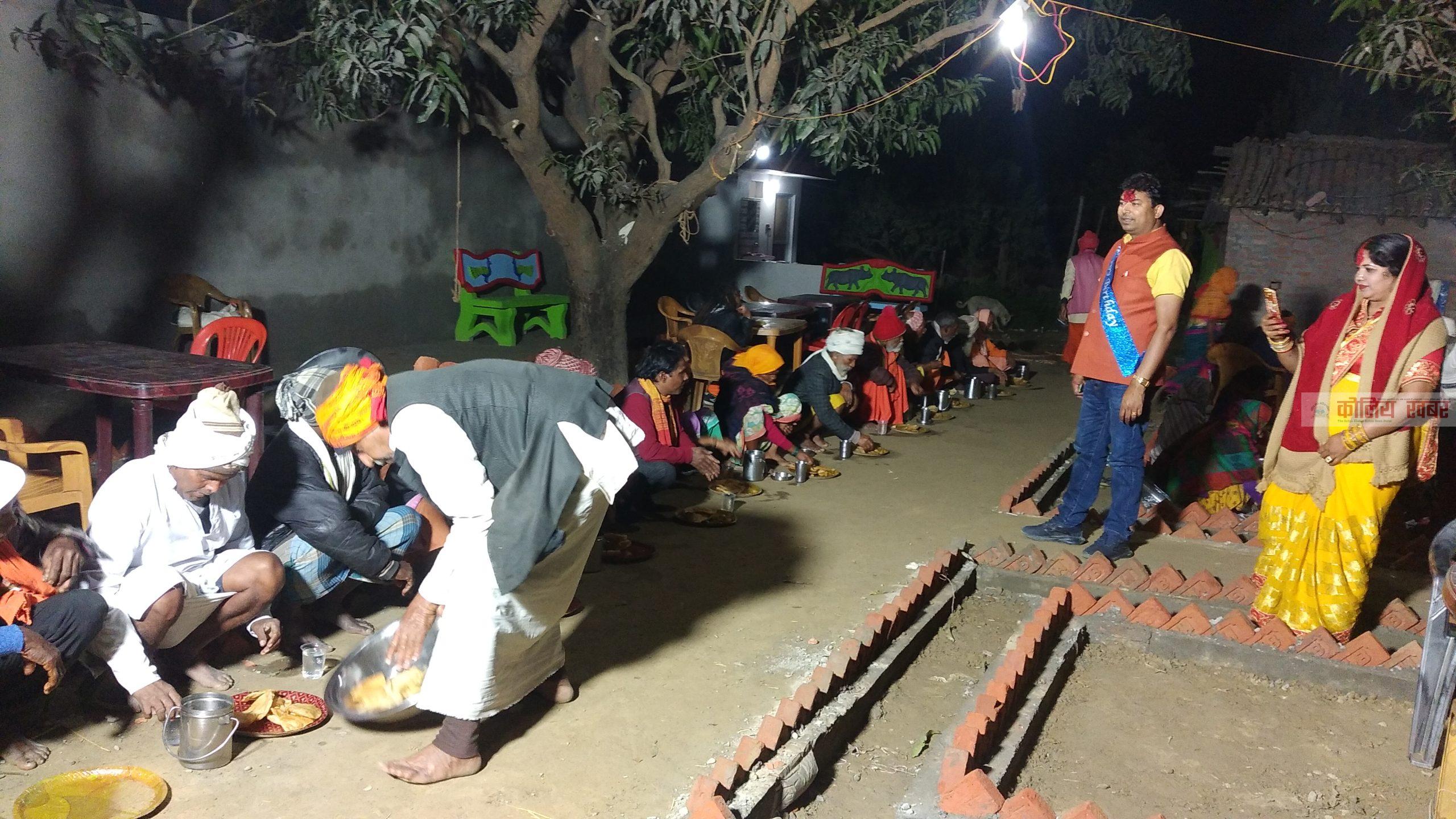 रामग्राम नगरपालिका ८ का वार्डअध्यक्ष ठाकुरद्धारा जन्मदिनको अवसरमा साँधुलाई भण्डारा