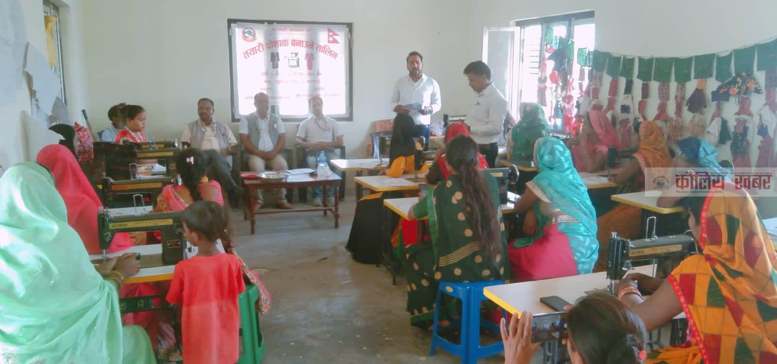 गृहिणी महिलालाई ब्यवसायिक बन्न कृयाशिल गराउदै प्रदेश साँसद