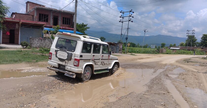 पाँच बर्षसम्म हुलाकी सडकको सेमरी–त्रिवेणी खण्ड नबन्दा सास्ती