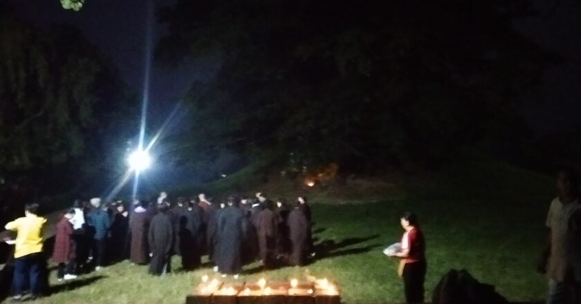 असोज पुर्णिमाको अवसरमा चिनिया भिच्छुद्धारा रामग्राम स्तुपको साझमा पुजापाठ