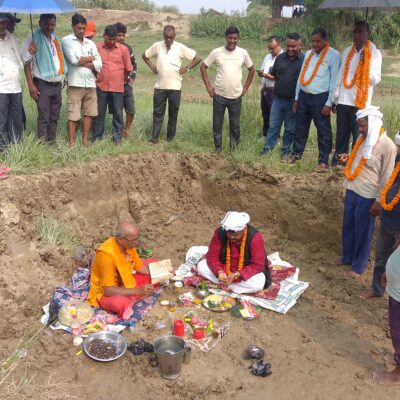 प्रतापपुर गाउपालिका अध्यक्ष यादवद्धारा पचफेड स्थित खजुराखोला पुलको शिलान्यास