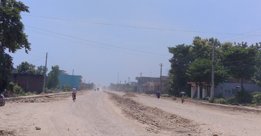 महेशपुर—परासी—सुनवल सडक स्तरोन्नती कार्य ःसास्तै झेल्दै जनता,म्याद थपाउदै ठेकेदार