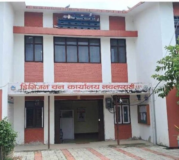 जिल्लाका काठ दाउरा सहज आपुर्ति ब्यवस्था मिलाउदै डिभिजन बन कार्यालय