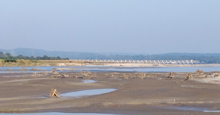 गण्डक नदीमा गुणस्तरहिन परक्युपाईन भाच्चिएर भासिदा खेतीयोग्य जग्गा कटान