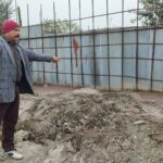 उद्योगबाट खोला नालामा बगाउदै आएको प्रदुषित पानी थुन्ने स्थानिय युवाको चेतावनी