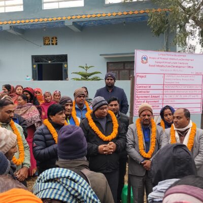 दशक देखी ओझेलमा परेको सडकको स्तरोन्नती गर्ने कार्य शुभारम्भ