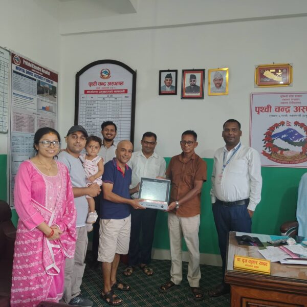परिवारको स्मृतिमा पृथ्वीचन्द्र अस्पताललाई प्यारामिटर पेसेन्ट मनिटर हस्तान्तरण