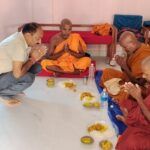 भिक्षुलाई भोजनदान : बौद्ध धर्ममा सेवा र श्रद्धाको महत्वपूर्ण परम्परा