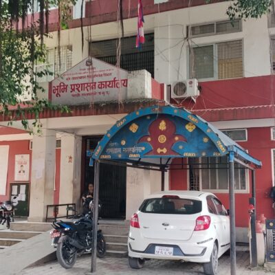 मालपोत कार्यालयमा कर्मचारी अभाव, सेवाग्राहीलाई सास्ती